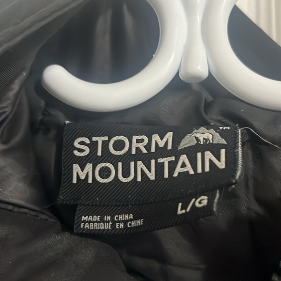 Black winter Jacket, size L, Used, smoke free home, Storm Mountain - Picture 3 of 3